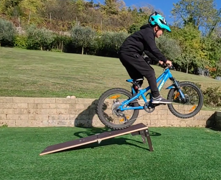 Rampa per Bambini "JumpStart" - Divertimento Sicuro e Portatile