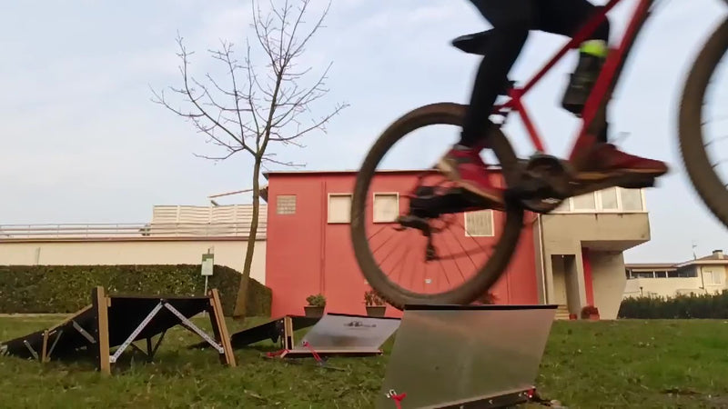 Bunny Hop Machine: Stimola il Tuo Potenziale di Salto in Bicicletta in Tutto Sicurezza